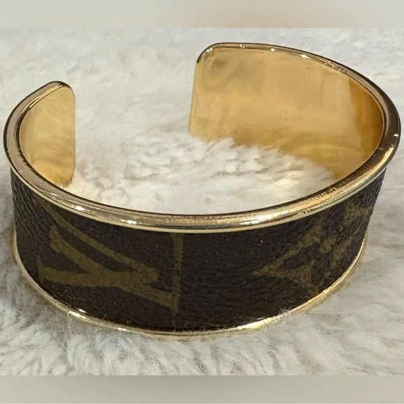 Louis Vuitton monogram Gold and Brown Cuff Bracelet - Picture 2 of 7
